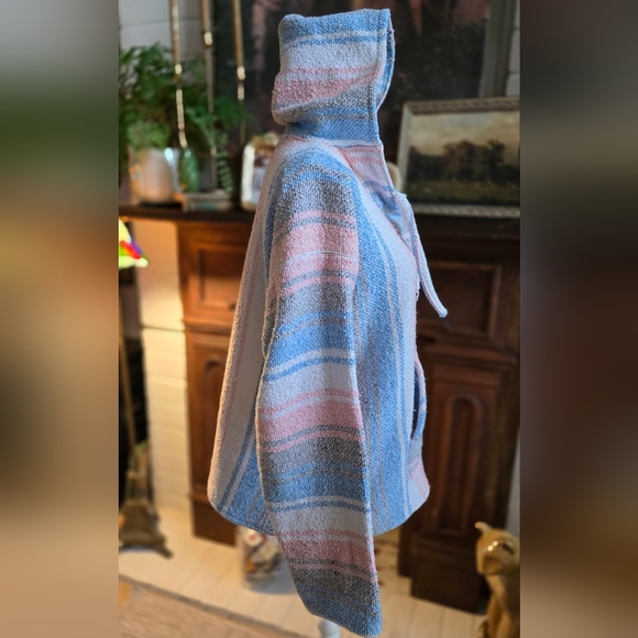 Artesanias Hoodie Women's Medium/Large Pastel Aztec Knit Fleece Pullover - Picture 4 of 5